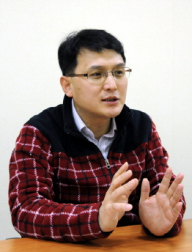  '100만인 일자리 찾기' 협동조합의 이효상 이사장은 인큐베이팅 사업을 통해 인재서비스와 에스테틱(피부미용) 분야를 진행 중이며, 인재서비스 인큐베이팅은 매월 1회 창업자 교육을 실시하고 있다.= 정수지 기자