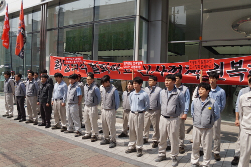  르노삼성차가 희망퇴직을 진행하는 동시에 올 하반기 양산될 로그의 위탁생산을 위해 사내 하청 인력을 대거 모집하고 있는 것으로 알려지면서 논란이 되고 있다. ⓒ 르노삼성자동차 노동조합