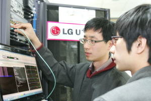  LG유플러스는 LTE 기지국 경계지역에서도 CA를 제공할 수 있는 '클라우드 DU(Digital Unit)' 기술을 세계 첫 개발했다고 23일 밝혔다. ⓒ LG유플러스