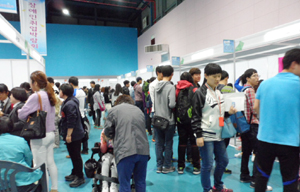지난 22일 SETEC에서 개최된 '제34회 장애인취업박람회'에서 콜센터 채용부문은 조기 마감될 정도로 인기가 있었다. = 추민선 기자