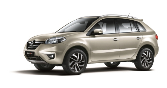  네오시리즈의 첫 작품인 QM5 네오는 뛰어난 정숙성과 안락한 승차감을 자랑하는 기존 QM5 성능에 댄디하면서도 감각 있는 스타일을 갖추면서 출시 한 달 동안 '전년 대비 234%'라는 놀라운 판매 증가세를 보였다. Ⓒ 르노삼성자동차