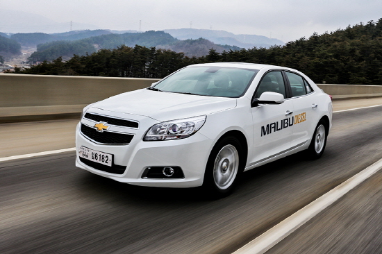  국산 디젤 세단의 가능성을 제시한 말리부 디젤 모델은 출시 두 달만에 올해 물량이 매진되는 진기록을 달성했으며, 한국GM은 오는 3분기 편의사양을 변경한 2015년형 모델로 판매를 재개할 계획이다. Ⓒ 한국GM