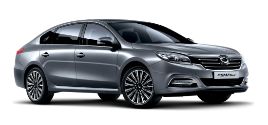  르노삼성은 한층 볼륨감 있는 전면 디자인 등을 통해 유러피언 프레스티지 디자인을 완성한 '뉴 SM7 노바'를 출시했다. ⓒ 르노삼성자동차